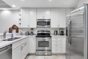 3803 54TH DRIVE, BRADENTON, FL 34210 - MLS#MFRA4647932