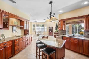 5229 Far Oak Cir, Sarasota, FL 34238, Sold 04/21/25