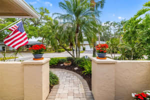 6940 COUNTRY CLUB DRIVE, SARASOTA, FL 34243 - MLS#MFRA4648037