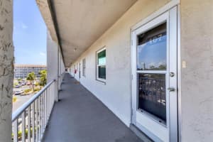 3204 LAKE BAYSHORE DRIVE, BRADENTON, FL 34205 - MLS#MFRA4648104