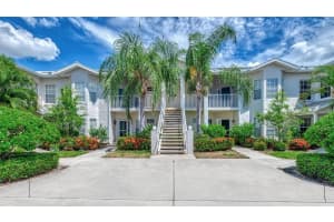 902 Addington Ct #202, VENICE