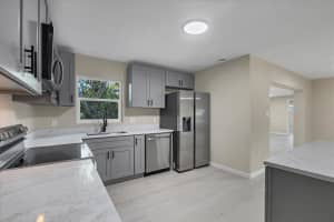 4823 LINWOOD STREET, SARASOTA, FL 34232 - MLS#MFRA4648289