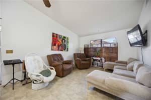 787 LOCKLEAR AVENUE, SARASOTA, FL 34237 Sold 04/30/25