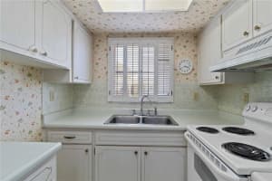 2819 SWIFTON DRIVE, SARASOTA, FL 34231 Sold 09/24/25