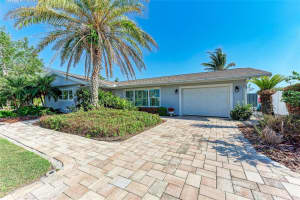10211 SANDPIPER ROAD, BRADENTON, FL 34209 Sold 05/15/25