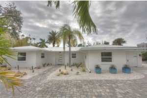 306 Island Cir, SARASOTA