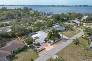 7860 HOLIDAY DRIVE, SARASOTA, FL 34231 - MLS#MFRA4648873