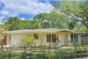 3004 BAY SHORE CIRCLE, SARASOTA, FL 34234 - MLS#MFRA4648900
