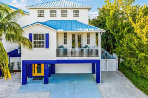 318 64th St, HOLMES BEACH