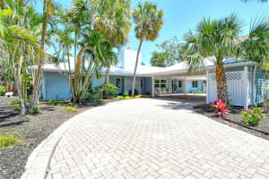 4852 FEATHERBED LANE, SARASOTA, FL 34242 - MLS#MFRA4648921