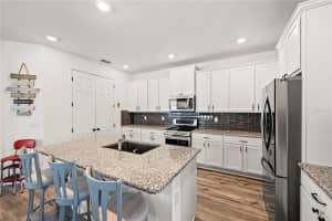 7322 34TH COURT, SARASOTA, FL 34243 - MLS#MFRA4649009