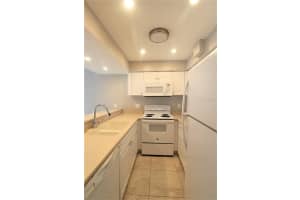 2740 PROCTOR ROAD, SARASOTA, FL 34231 - MLS#MFRA4649060