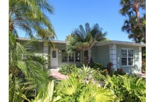 412 79th St, Holmes Beach, FL 34217, Sold 04/17/25