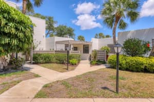 308 Timber Lake Dr, BRADENTON