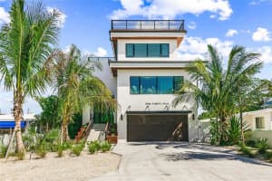 135 Grant Dr, SARASOTA