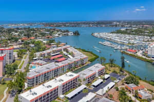 210 SANTA MARIA STREET, VENICE, FL 34285 - MLS#MFRA4649339