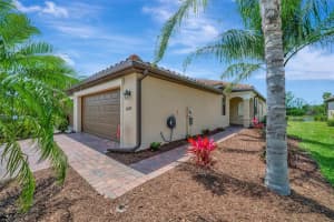 6642 WILLOWSHIRE WAY, BRADENTON, FL 34212 Sold 08/07/25