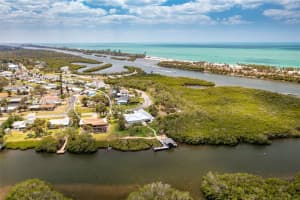 1691 LEMON BAY DRIVE, VENICE, FL 34293 Sold 05/06/25