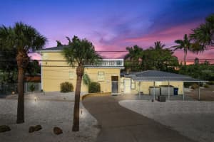 301 AVENIDA MADERA #A, SARASOTA, FL 34242 - MLS#MFRA4649551