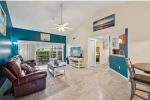6330 GREEN OAK CIRCLE, BRADENTON, FL 34203 - MLS#MFRA4649578