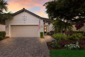 2397 Vaccaro Dr, SARASOTA