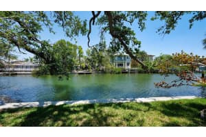 5033 Oxford Dr, SARASOTA