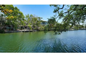 5033 OXFORD DRIVE, SARASOTA, FL 34242 - MLS#MFRA4649611