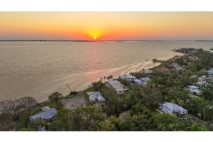 3931 Bay Shore Rd, SARASOTA