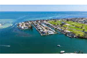621 IVANHOE LANE, HOLMES BEACH, FL 34217 Sold 08/01/25