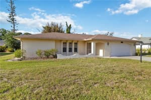 2271 Pine View Cir, SARASOTA