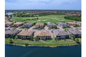 7425 DIVOT LOOP, LAKEWOOD RANCH, FL 34202 - MLS#MFRA4649835