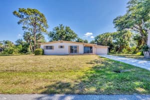 2538 LAKESHORE CIRCLE, PORT CHARLOTTE, FL 33952 - MLS#MFRA4649850