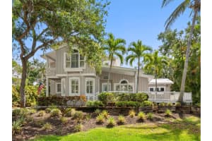 8871 FISHERMENS BAY DRIVE, SARASOTA, FL 34231 - MLS#MFRA4649888
