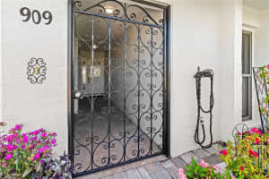 909 68TH STREET, BRADENTON, FL 34209 Sold 06/12/25