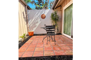 5657 WESTWIND LANE, SARASOTA, FL 34231 - MLS#MFRA4649929