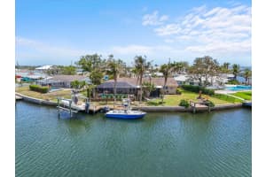10432 Sandpiper Rd W, BRADENTON