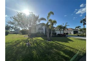 7448 39TH COURT, SARASOTA, FL 34243 - MLS#MFRA4650050