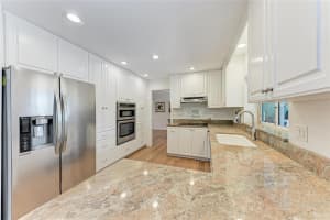 3336 PEMBROOK DRIVE, SARASOTA, FL 34239 Sold 08/27/25