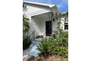 4704 WINCHESTER DRIVE, SARASOTA, FL 34234 Sold 07/04/25