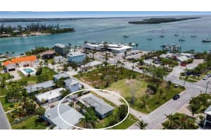 7030 LOIS AVENUE, LONGBOAT KEY, FL 34228 Sold 08/01/25