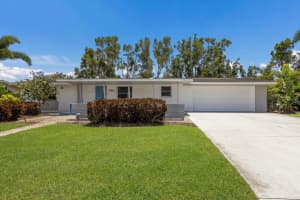 2560 Sunnyside St, SARASOTA
