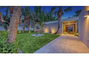 1658 HAWTHORNE STREET, SARASOTA, FL 34239 Sold 05/20/25