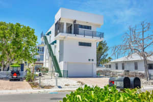 2918 AVENUE E, HOLMES BEACH, FL 34217 - MLS#MFRA4650561
