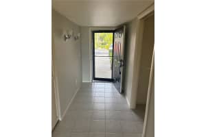 7050 FAIRWAY BEND LANE, SARASOTA, FL 34243 - MLS#MFRA4650615