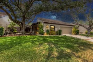 3955 Glen Oaks Manor Dr, SARASOTA