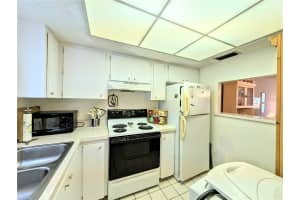 3559 LAKE BAYSHORE DRIVE, BRADENTON, FL 34205 - MLS#MFRA4650784