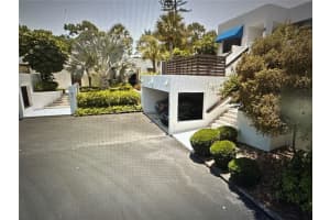 609 BAYPORT WAY, LONGBOAT KEY, FL 34228 Sold 05/15/25