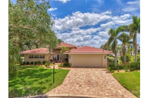 1038 Contento St, SARASOTA