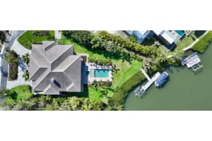 244 CEDAR PARK CIRCLE, SARASOTA, FL 34242 - MLS#MFRA4651055