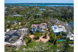 7333 POINT OF ROCKS ROAD, SARASOTA, FL 34242 - MLS#MFRA4651061
